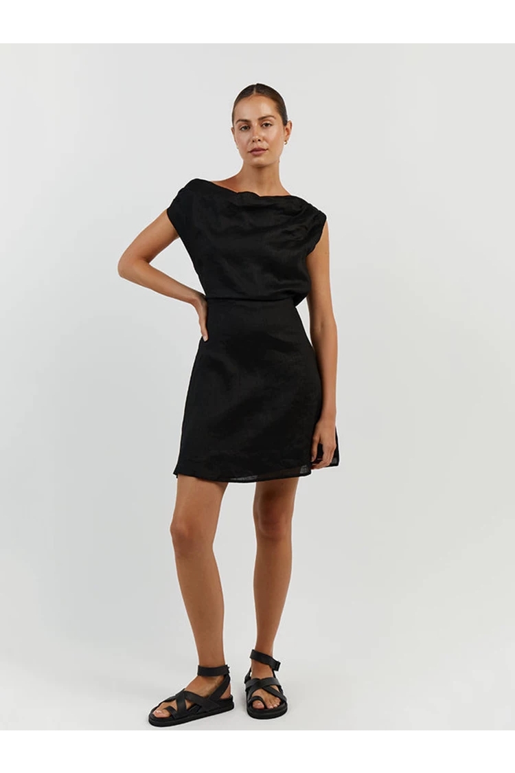 Warum wird ein schulterfreies kurzes Leinenkleid für Damen zu einer unverzichtbaren Wahl für moderne Sommermode?
