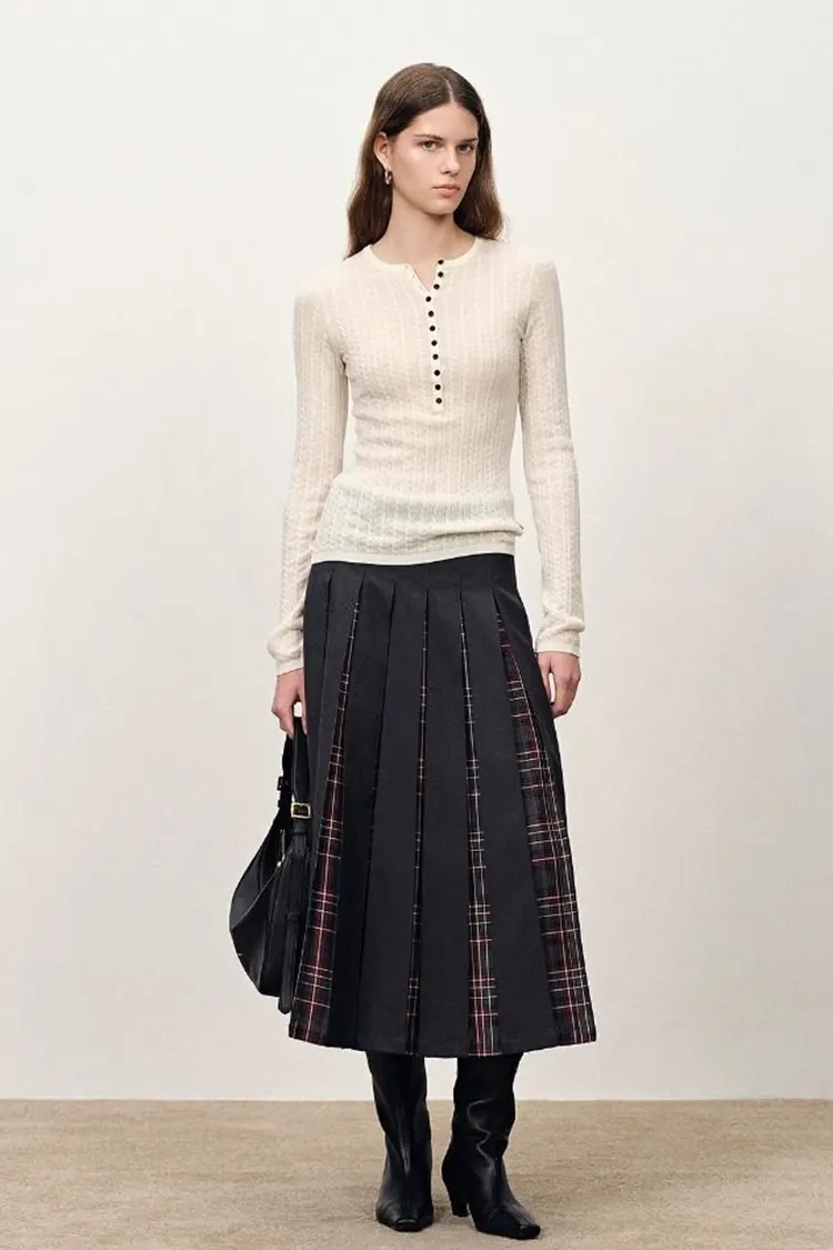 Women's Fitted Wool Sweater